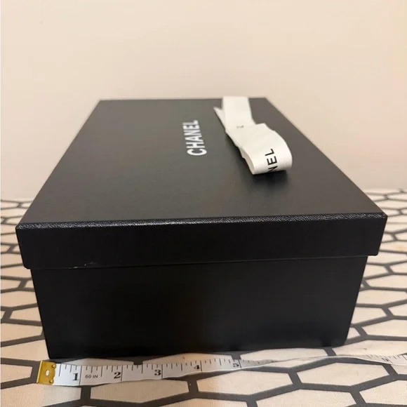 Chanel Black empty box with a ribbon, great condition, small - Picture 3 of 5